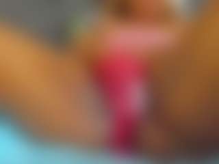 Live cam show with E L I E T T E - Average on instabang