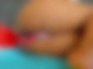 Live cam show with E L I E T T E - Spank on SinfulBabes