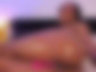Live cam show with VanellopeEvans - Skinny on SquirtSoMuch