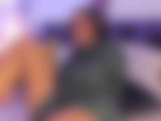 Live cam show with VanellopeEvans - Skinny on CamClone
