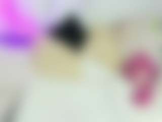 Live cam show with hallestrawberry - Ebony on CamClone | colombia