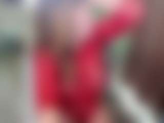 BustyNatascha MILF webcam performer live streaming