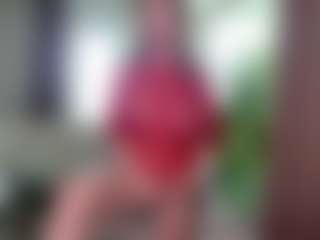 BustyNatascha MILF webcam performer live streaming
