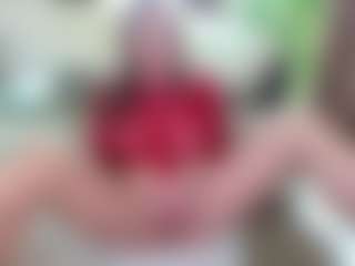 Live cam show with BustyNatascha - Oil on xxxlivecams.org