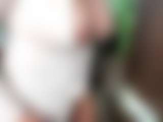 Live cam show with BustyNatascha - Big Tits MILF on livesuperchat.net