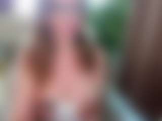 Live cam show with BustyNatascha - Squirt MILF on Camsoda