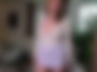 Live cam show with BustyNatascha - Shaved on CamwithHer