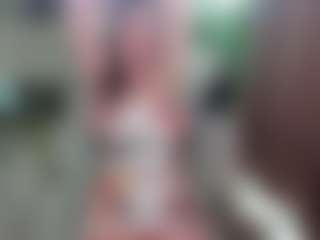 Live cam show with BustyNatascha - Oil on Free Soda