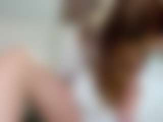 Live cam show with BustyNatascha - Shaved Pussy Curvy on TeamSkeetLive