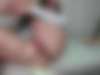 Live cam show with BustyNatascha - Oil on x69.live