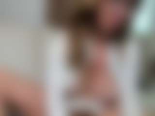 Live cam show with BustyNatascha - Squirt on SinfulBabes