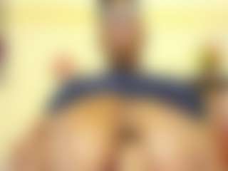 Live-Cam-Show mit dakotasexshow - Black Shaved Pussy auf Camsoda