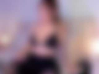 Live cam show with CLAR - Lovense on milfzrlive.com
