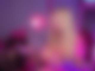 Live cam show with sammisprinkles - Blonde Hair on studioflirtlive.com