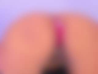 AlaiaSweet's Live Sex Cam Show
