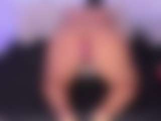 Live cam show with AlaiaSweet - Ass Bouncing on Soda Cam
