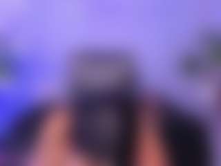 Live cam show with AlaiaSweet - Lovense MILF on StripNow