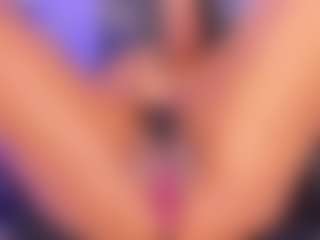 Live cam show with AlaiaSweet - Strip on Camsoda