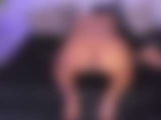 AlaiaSweet's Live Sex Cam Show