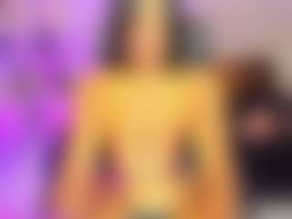 AlaiaSweet MILF webcam performer live streaming