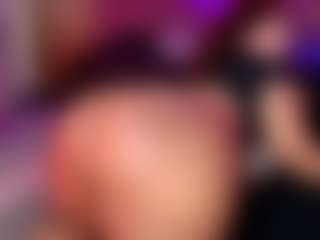 Live cam show with rihanarose - Tease Brown Hair on Uber Horny