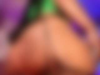 Live cam show with rihanarose - Lush Brown Hair on Soda Cam