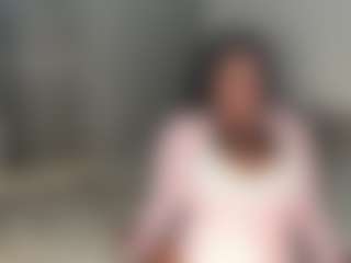 Mulatto Mamiii's Live Sex Cam Show