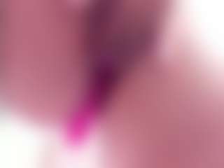 Chelseylewis MILF webcam performer live streaming
