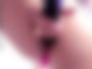 Chelseylewis MILF webcam performer live streaming