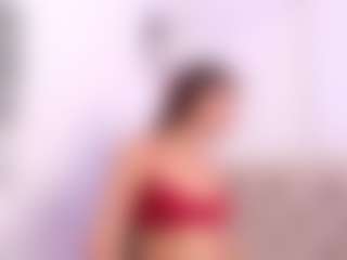 Chelseylewis MILF webcam performer live streaming
