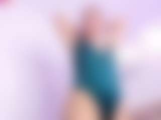 Live cam show with Chelseylewis - Latina on Uber Horny | colombia