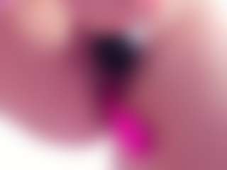 Live cam show with Chelseylewis - Petite MILF on googirlz