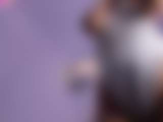 Live cam show with Chelseylewis - College MILF on boobsie.com