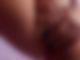 Live cam show with Chelseylewis - Petite MILF on Strip Flash - Live Sex Shows