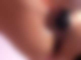 Chelseylewis MILF webcam performer live streaming