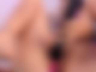 Live cam show with Chelseylewis - College MILF on Dolls Live