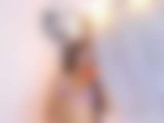Live cam show with Chelseylewis - Skinny MILF on x69.live