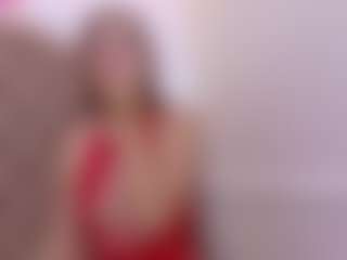Chelseylewis MILF webcam performer live streaming