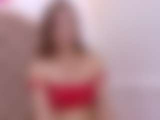 Live cam show with Chelseylewis - Brown Hair Petite on Fling VIP Chat