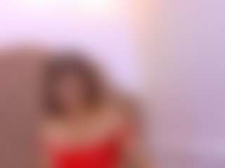 Live cam show with Chelseylewis - Petite MILF on instabang