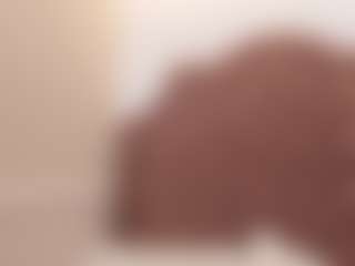 Chelseylewis MILF webcam performer live streaming