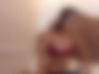 Chelseylewis MILF webcam performer live streaming