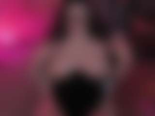 Live cam show with Lila Ellis - Brown Eyes on livesuperchat.net