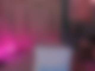 Live cam show with Lila Ellis - Brown Eyes Brown Hair on AdultVida.com