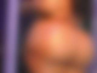 Live cam show with Rox Thee Stallion - Shaved Pussy Brown Hair on fapnchat