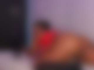 Live cam show with Rox Thee Stallion - Brown Hair on SxyPornLive