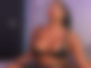 Live cam show with Rox Thee Stallion - Shaved Pussy Brown Hair on TeamSkeetLive