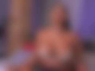 Live cam show with Rox Thee Stallion - BBW Shaved Pussy on CSO-WL