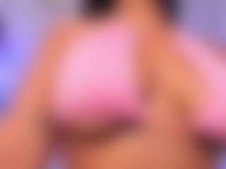 Live cam show with Madison - Ebony on AdultVida.com