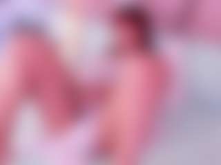 Janna MILF webcam performer live streaming